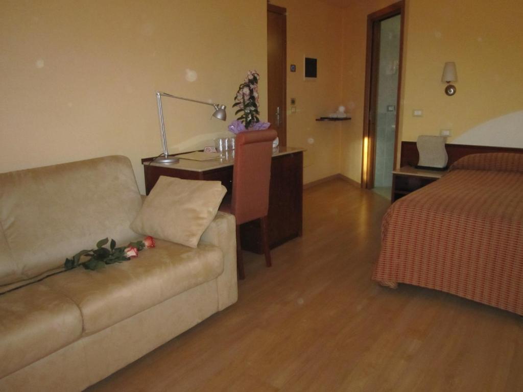 Hotel Al Sole - Enjoy Holiday Cavaion Veronese Εξωτερικό φωτογραφία