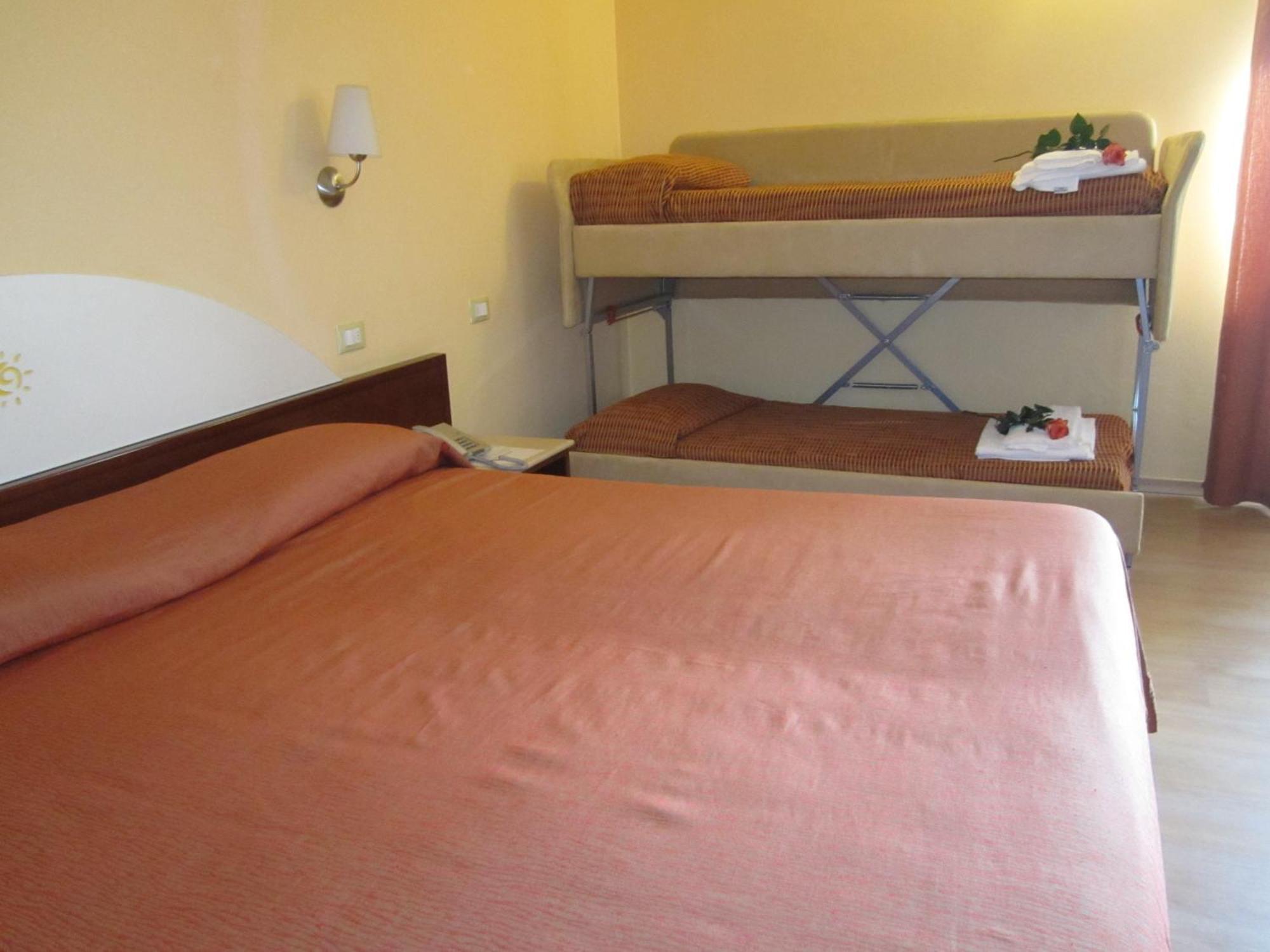 Hotel Al Sole - Enjoy Holiday Cavaion Veronese Εξωτερικό φωτογραφία