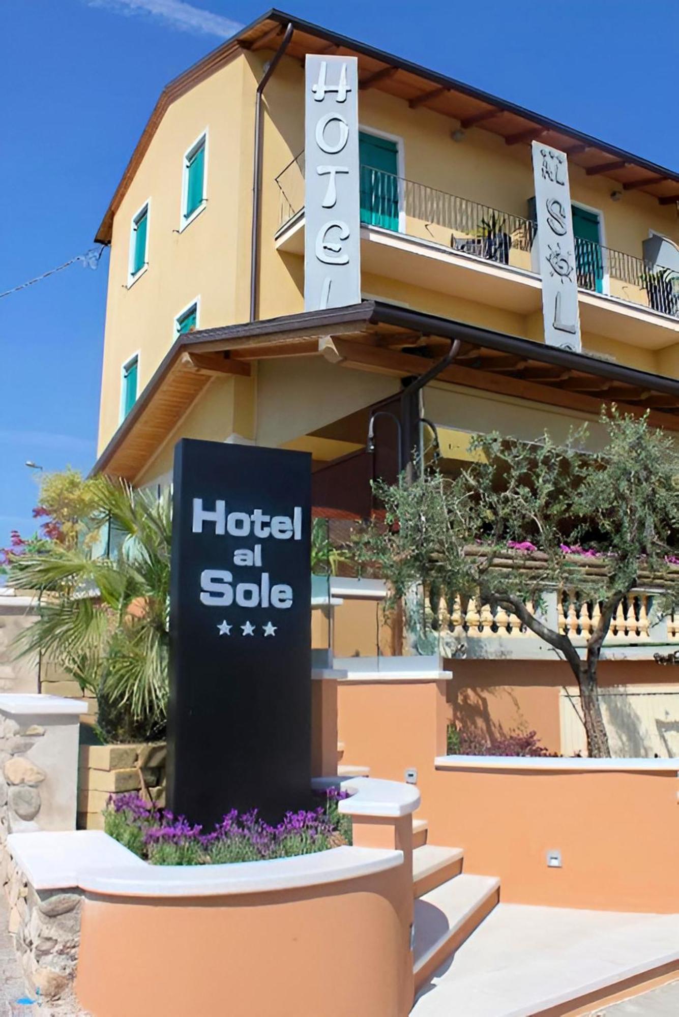 Hotel Al Sole - Enjoy Holiday Cavaion Veronese Εξωτερικό φωτογραφία