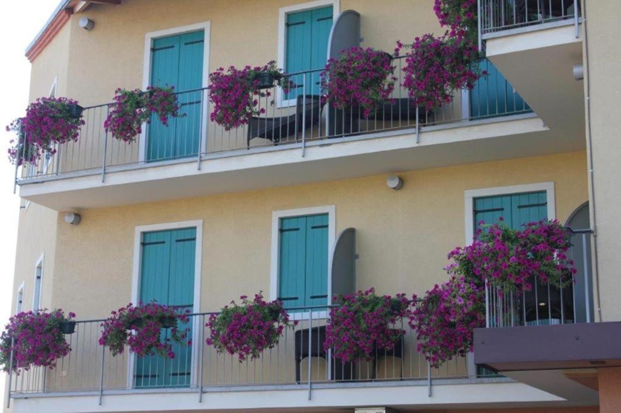 Hotel Al Sole - Enjoy Holiday Cavaion Veronese Εξωτερικό φωτογραφία