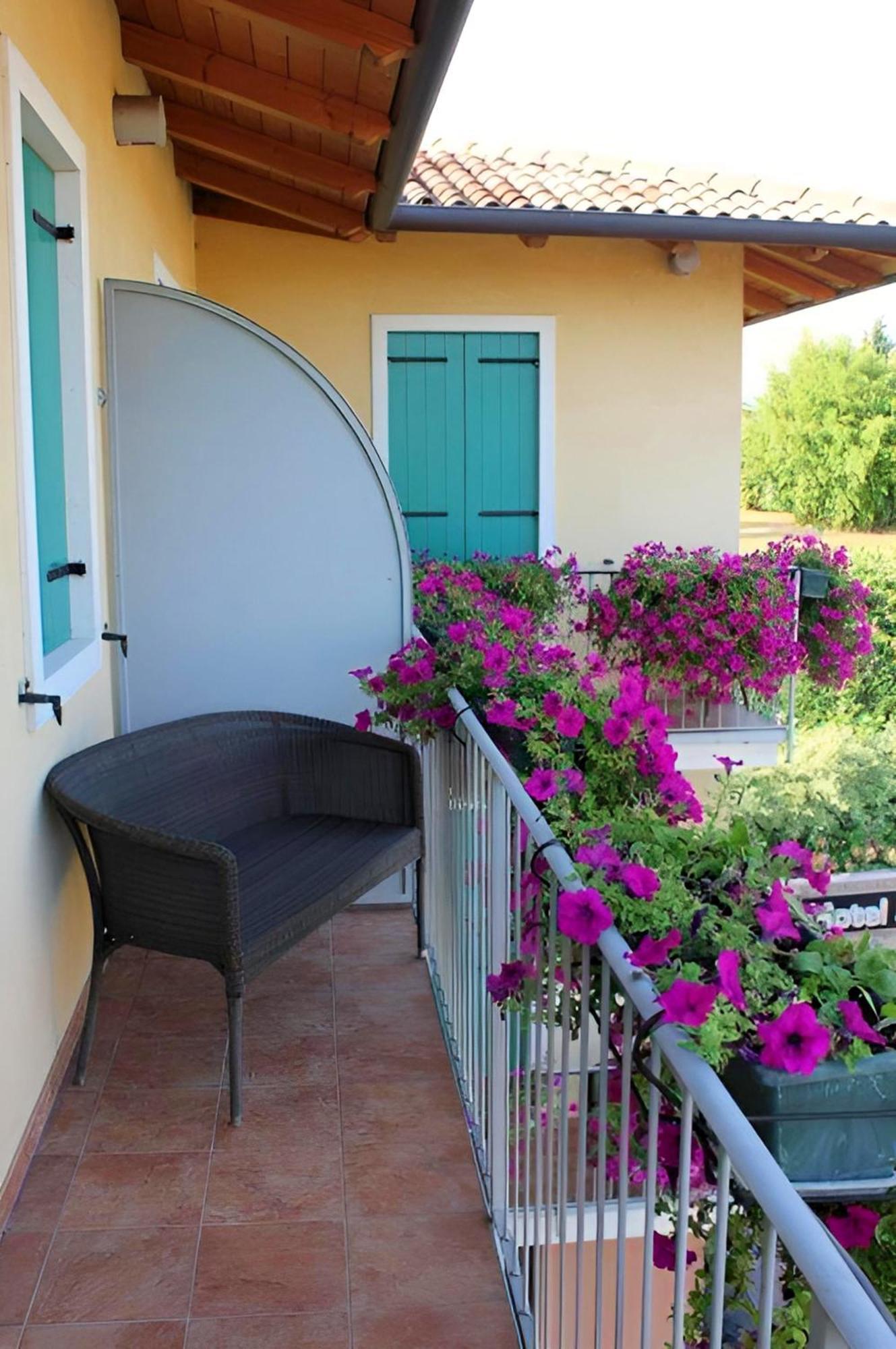 Hotel Al Sole - Enjoy Holiday Cavaion Veronese Εξωτερικό φωτογραφία