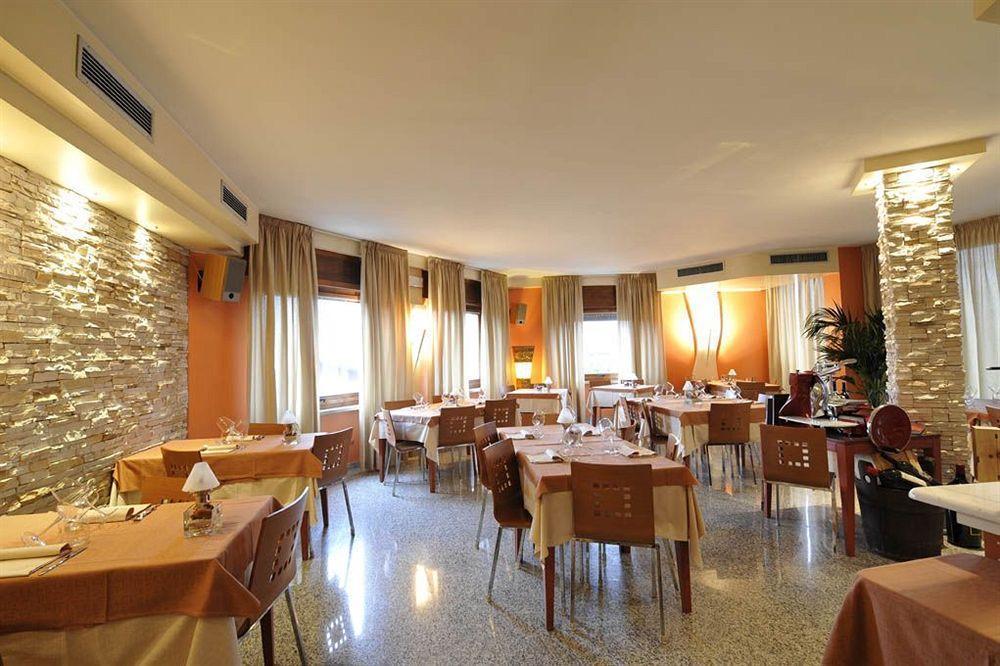 Hotel Al Sole - Enjoy Holiday Cavaion Veronese Εξωτερικό φωτογραφία