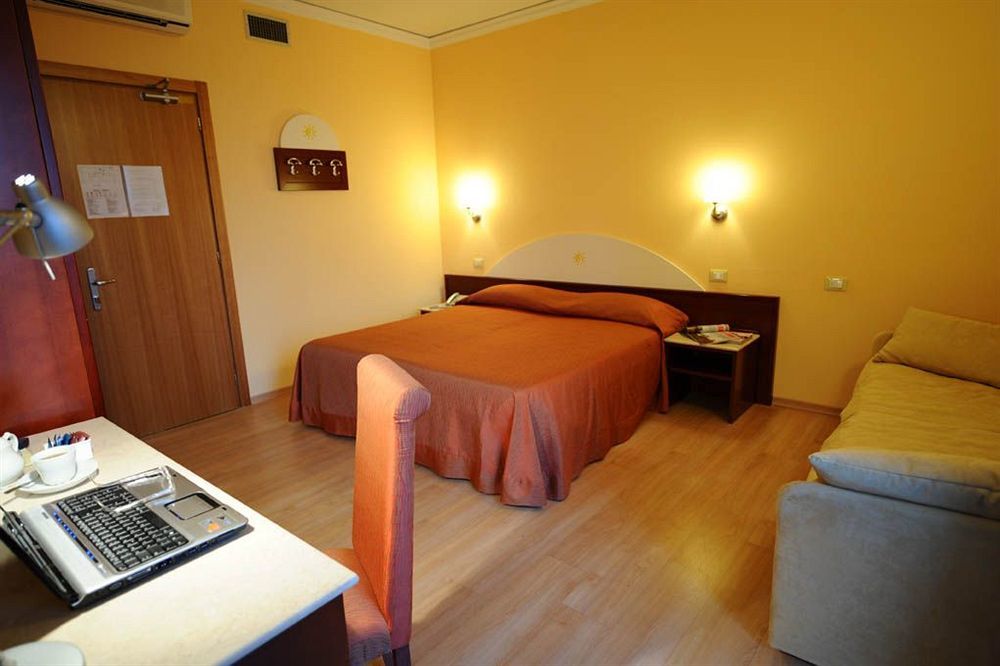 Hotel Al Sole - Enjoy Holiday Cavaion Veronese Εξωτερικό φωτογραφία