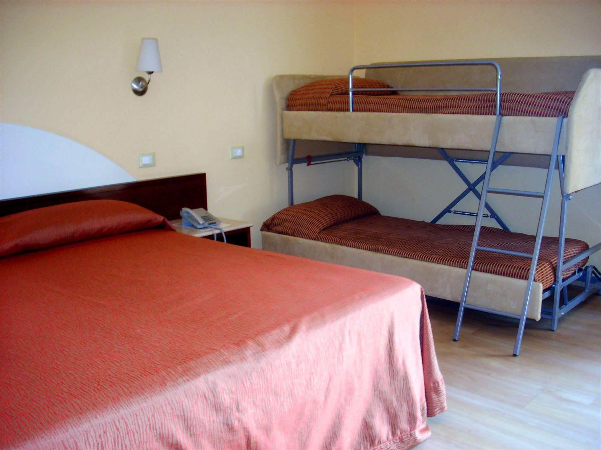 Hotel Al Sole - Enjoy Holiday Cavaion Veronese Εξωτερικό φωτογραφία